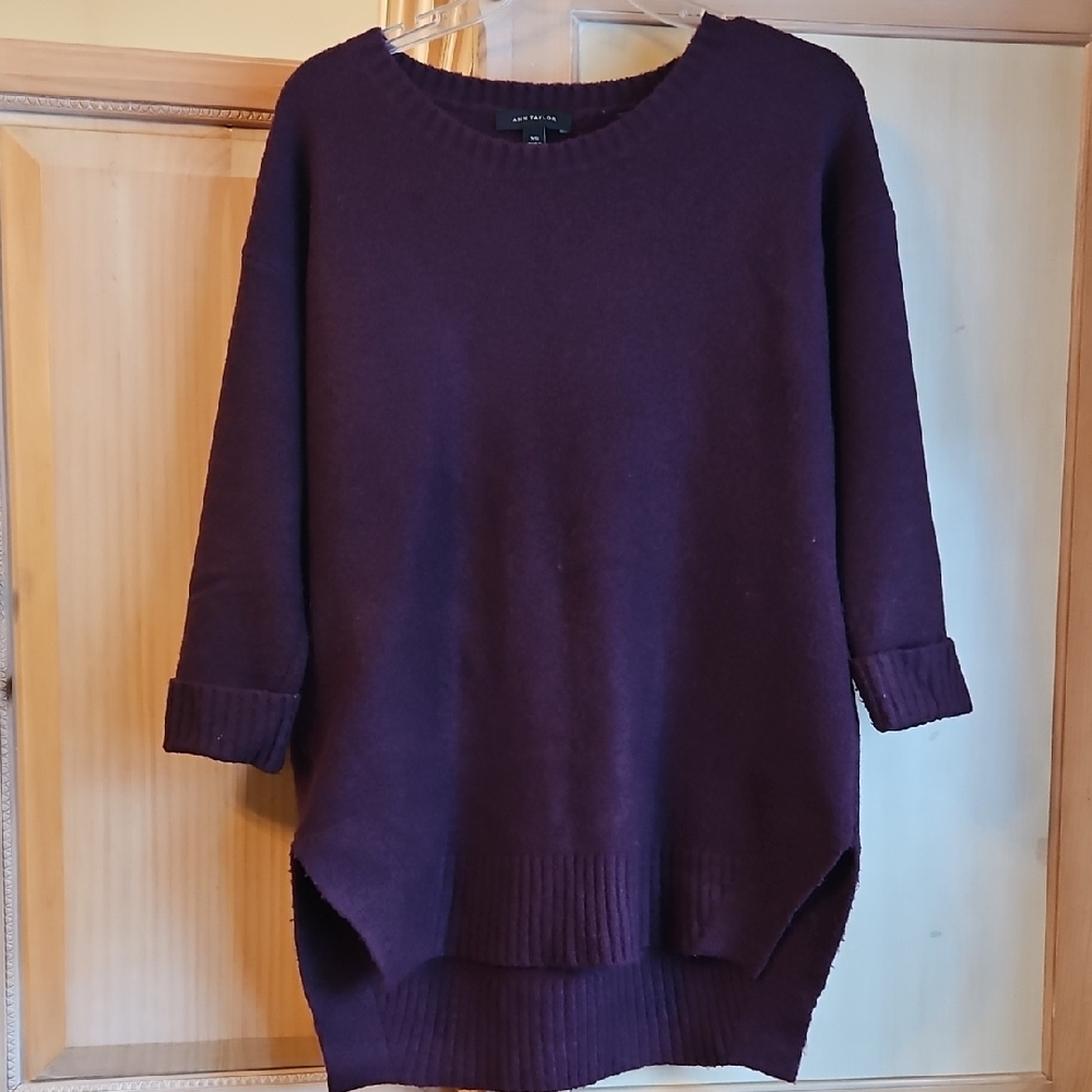 🌟Ann Taylor Deep Purple Crew Neck Sweater🌟